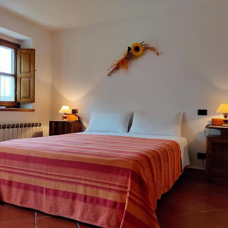 Il Girasole Bed and Breakfast Fosdinovo Exteriör bild