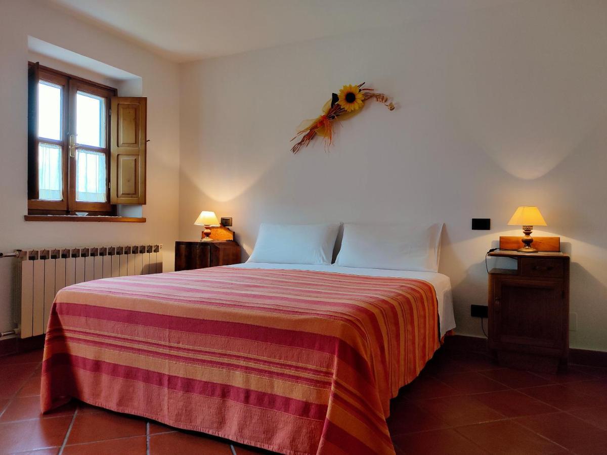 Il Girasole Bed and Breakfast Fosdinovo Exteriör bild
