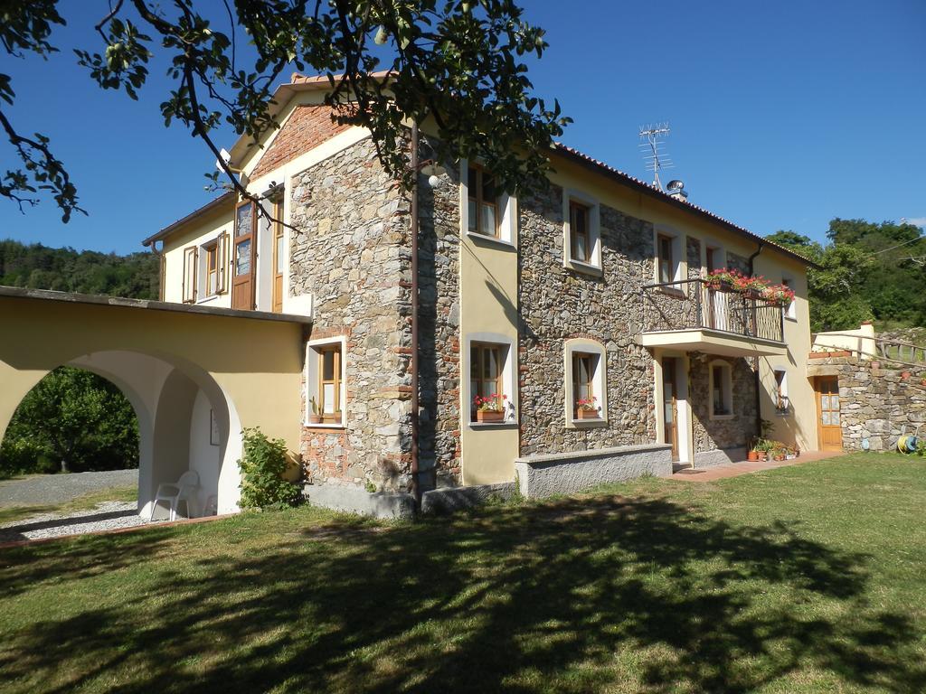 Il Girasole Bed and Breakfast Fosdinovo Exteriör bild