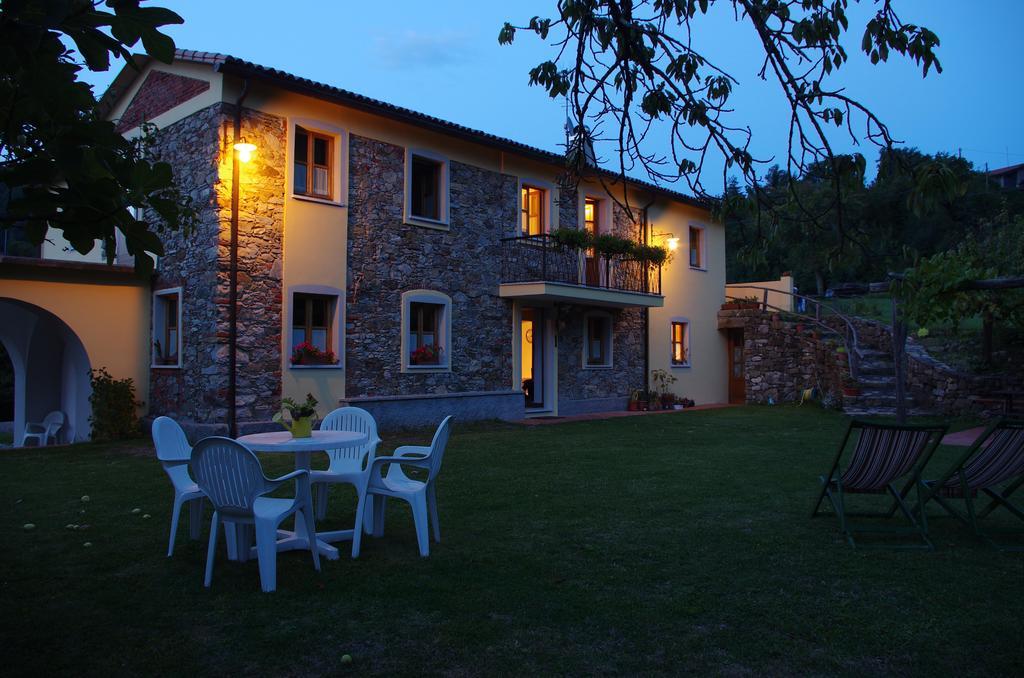 Il Girasole Bed and Breakfast Fosdinovo Exteriör bild