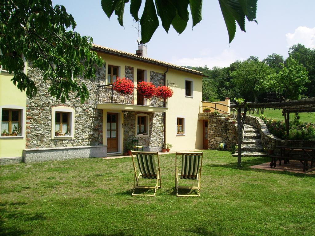 Il Girasole Bed and Breakfast Fosdinovo Rum bild