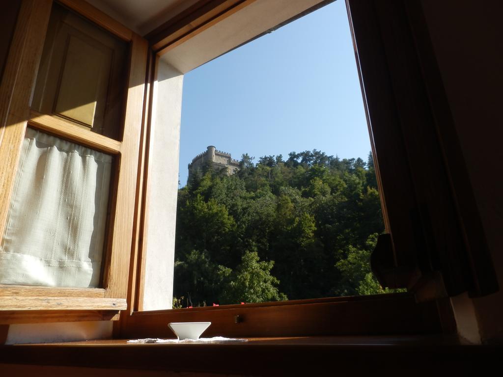 Il Girasole Bed and Breakfast Fosdinovo Rum bild